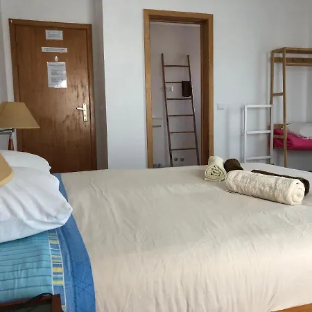 Azores Holidays House -b&b - - Self Check-in Keyboard 住宿加早餐酒店 3*