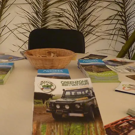 Couette-café Azores Holidays House -b&b - - Self Check-in Keyboard Ponta Delgada