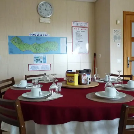 Azores Holidays House -b&b - - Self Check-in Keyboard Frühstückspension