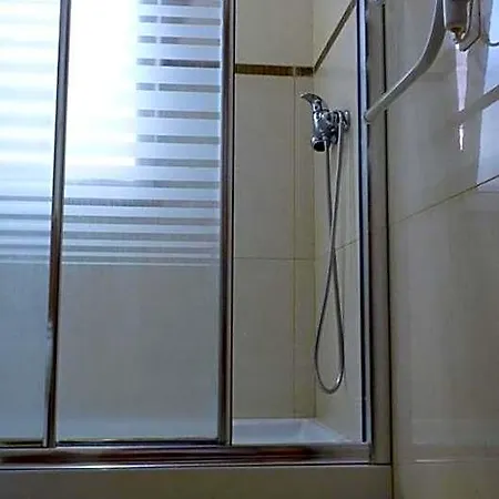 Azores Holidays House -b&b - - Self Check-in Keyboard Panzió Ponta Delgada