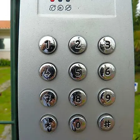 Azores Holidays House -b&b - - Self Check-in Keyboard 3*